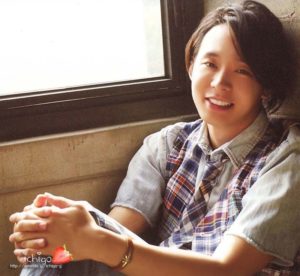 -Yuchun-Smiling-jyj-17300029-800-737