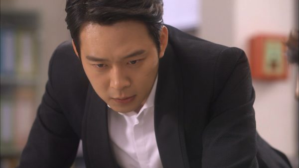 匂いを見る少女 (18)